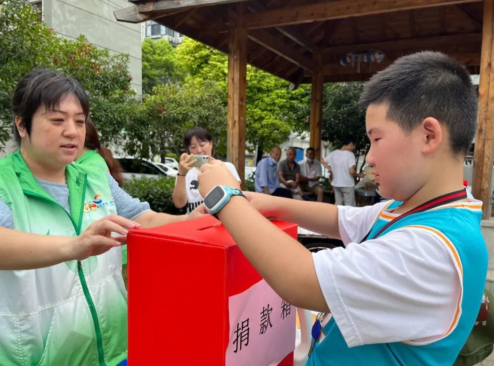 NG体育官网app共建绿色宜居环境宝山这个小区开展废旧自行车兑换活动(图6)