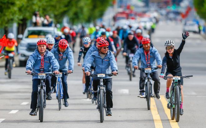 Epic越野山地自行车系列赛授NG体育官网app权在国内举办的首个赛事于阿坝县正式开赛(图4)