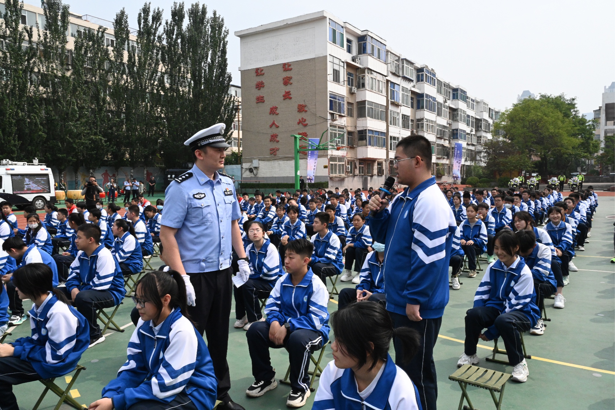 开学季山西公安交警开启“护学模式”NG体育官网app(图1)