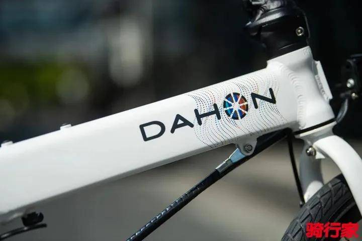 DAHON 核心部件大升级 · 大行新款LAUNNG体育官网appCH D8「KBA083」折叠车评测(图2)