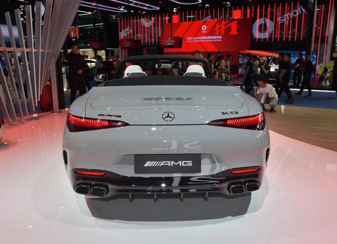 NG体育官网app200万只能盯着燃油车新AMG SL 63敞篷跑车吸睛无数(图4)