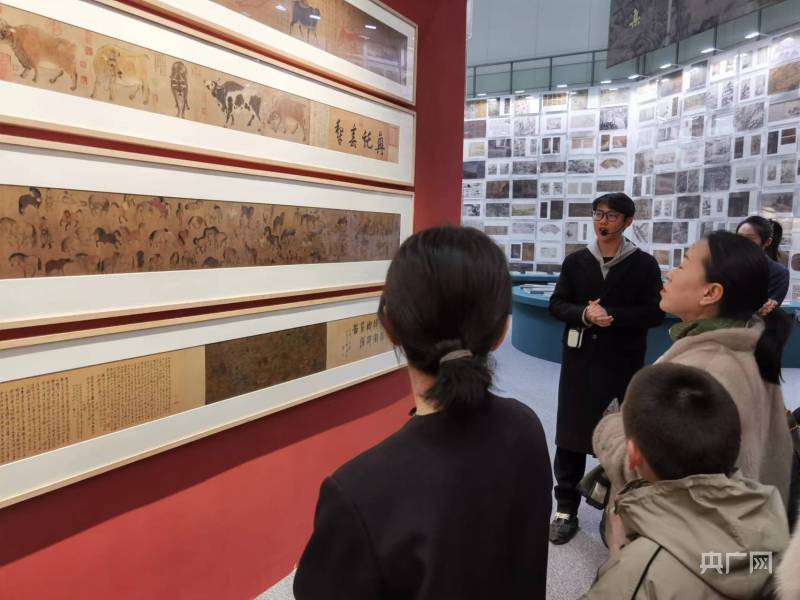 龙年首展！NG体育官网app“中国历代绘画大系”登陆大美北疆准格尔旗(图1)