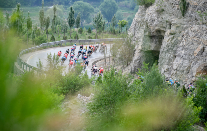 骑行在青山绿水间——榆林第二届沿黄观光路国际自行车赛侧记NG体育官网app(图4)