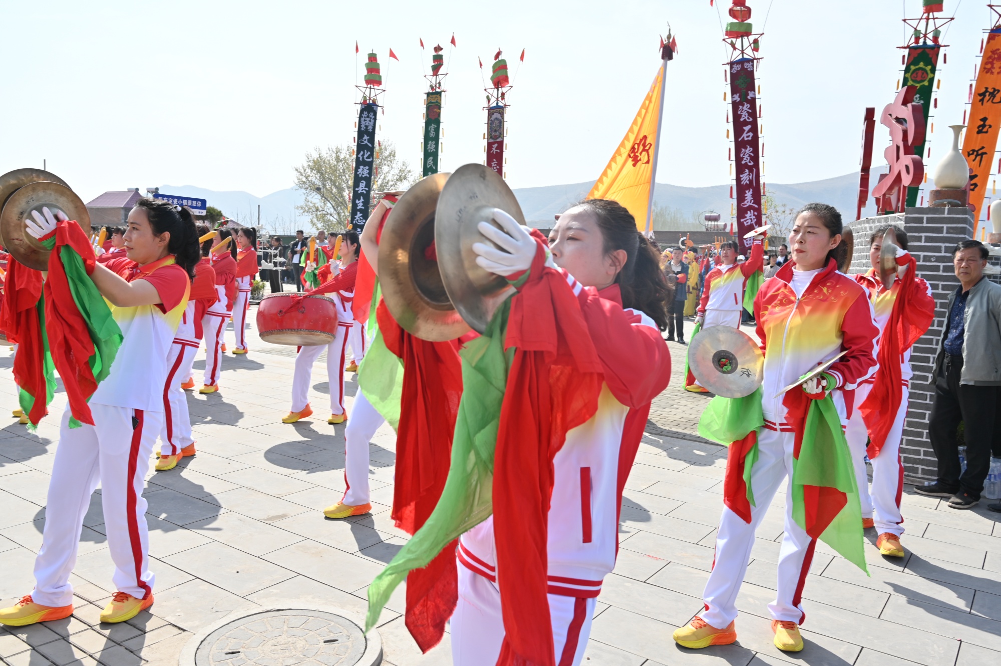 “恋乡·骑行保定”—NG体育官网app—探寻最美乡村之走进曲阳活动成功举行(图3)